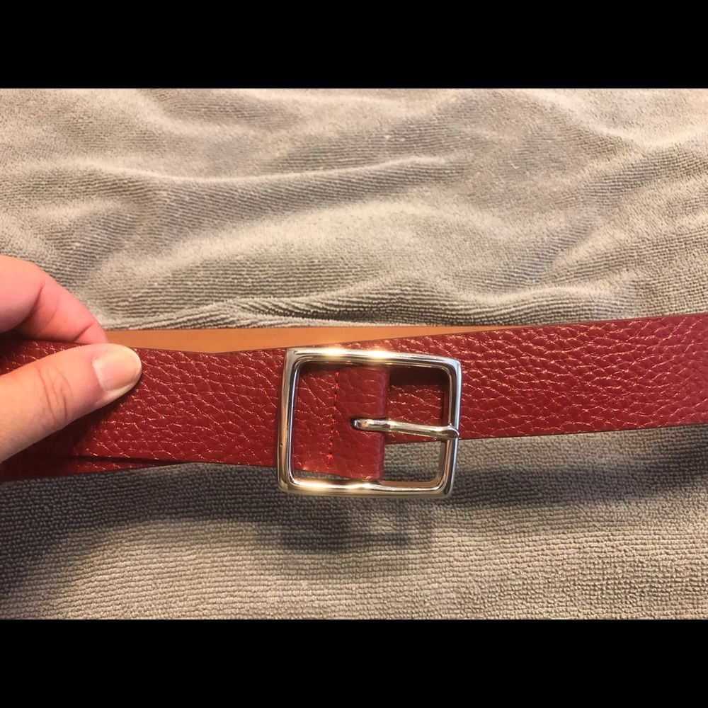 Red Pebbled Belt M